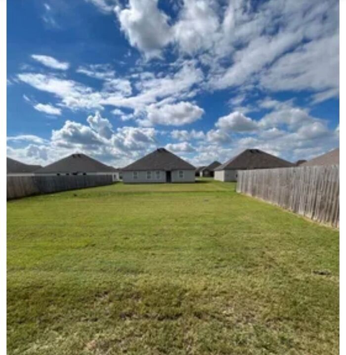 Building Photo - Beautiful 3 bed / 2 bath home with fenced back yard - Nettleton!!