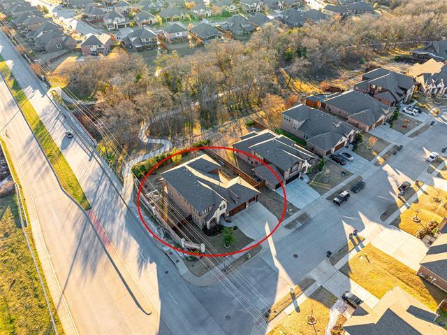 Building Photo - 310 Hawthorn Dr