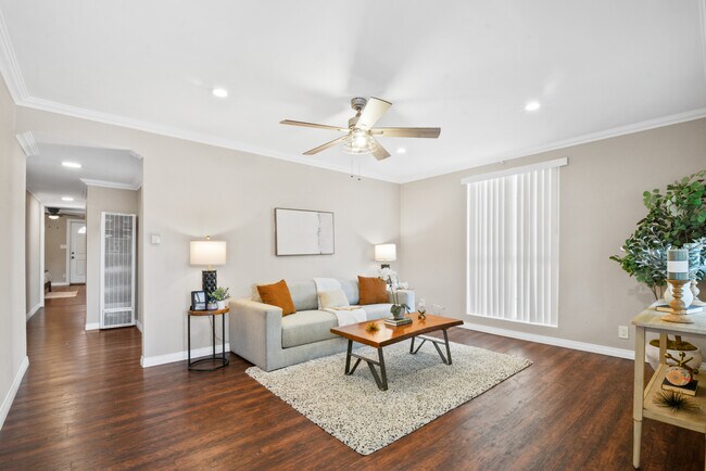 Foto del edificio - 13439 Roselle Ave