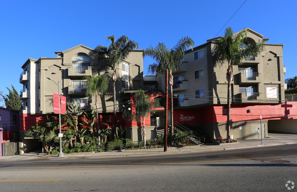 apartment in hollywood hills 1 bedroom 1 bath 1895