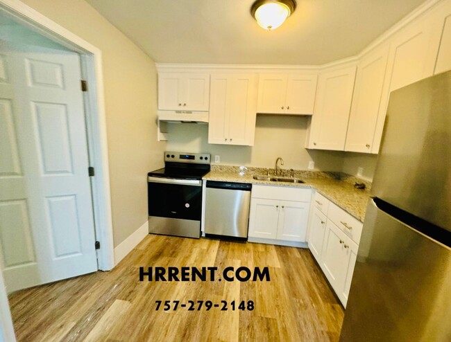 Building Photo - Amazing Newly Renovated 3 Bedroom 1 Bathro...