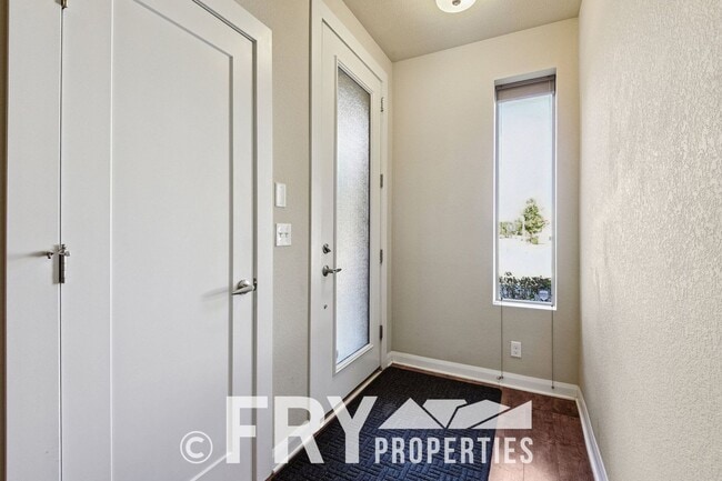 Building Photo - Beautiful 3 Bedroom Townhome in Belmar
