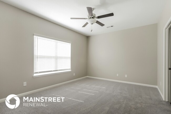 Building Photo - 25237 Dickens Dr