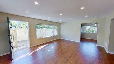 Building Photo - 3914 Via Lucero