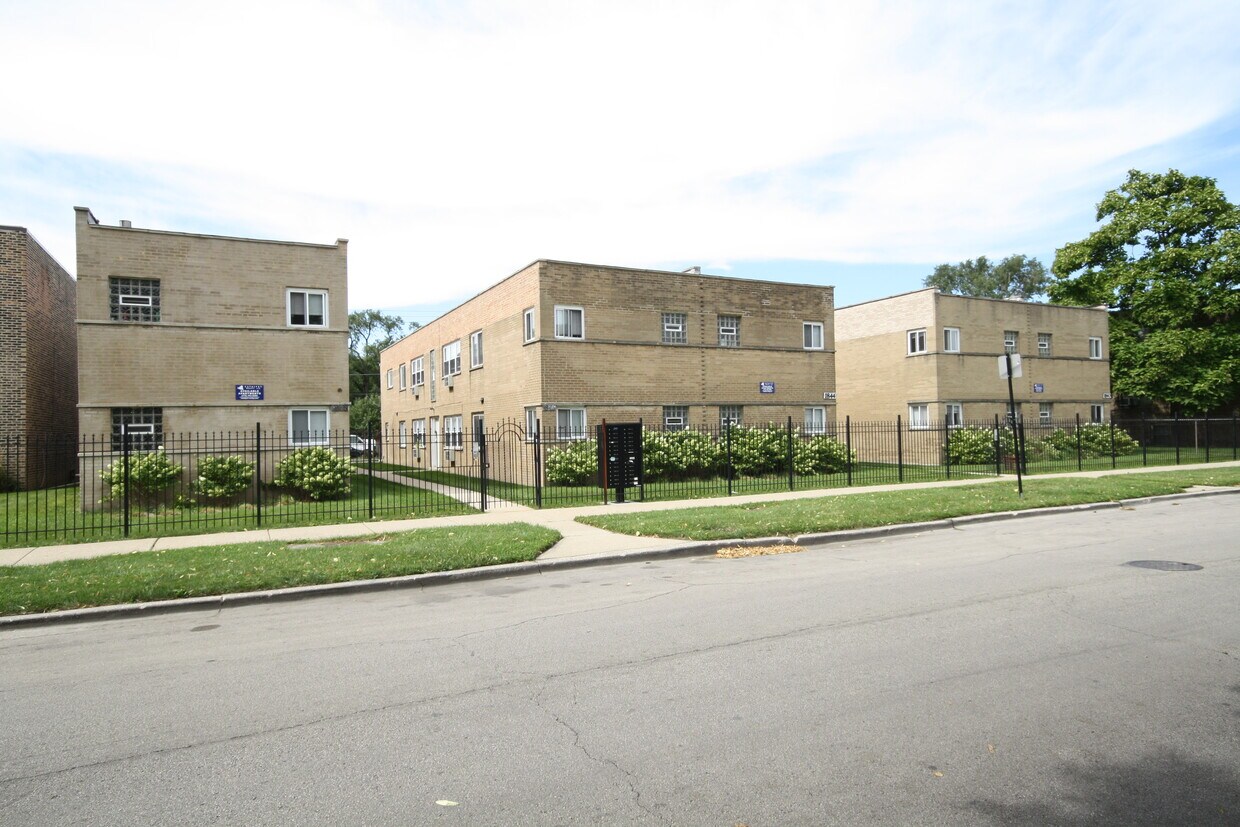Primary Photo - 1842 S Fairfield Ave