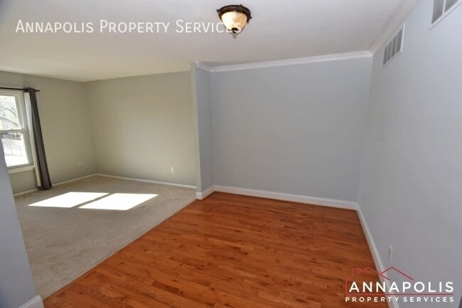 Building Photo - 2443 Vineyard Ln