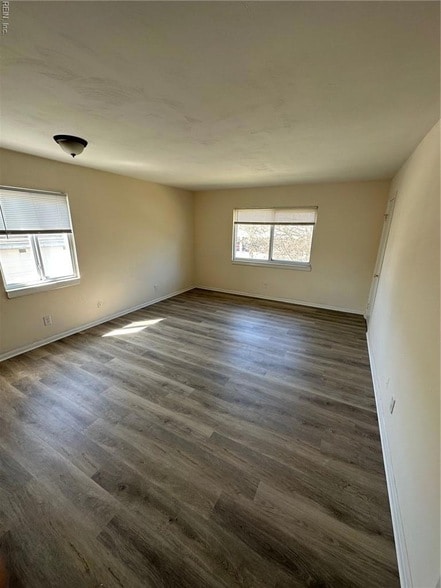 Building Photo - 1063 W 48th St