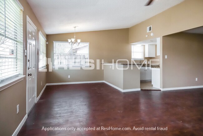 Foto del edificio - 15926 Willbriar Lane