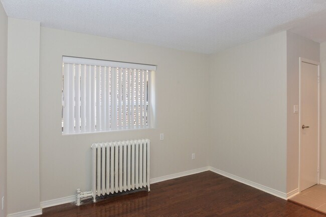 Building Photo - 56 Maitland Street