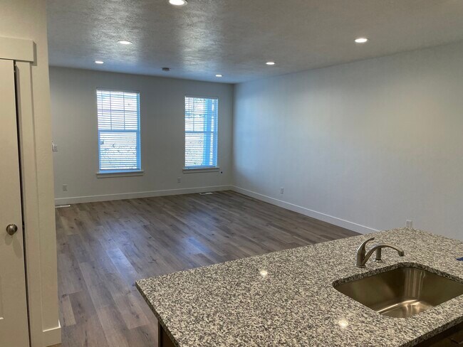 Foto del edificio - 520 S Orchard Dr
