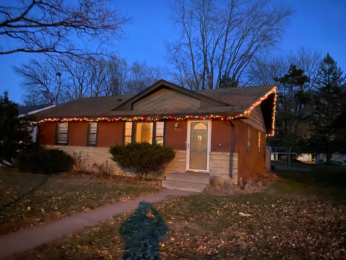 Foto principal - 3477 5th St NE