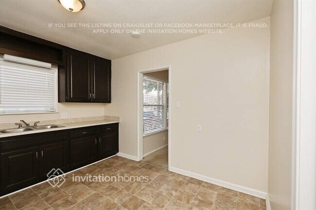 Foto del edificio - 4703 W 169th St