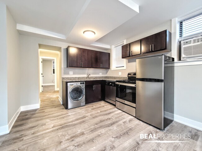 Foto del edificio - 705 W Brompton Ave