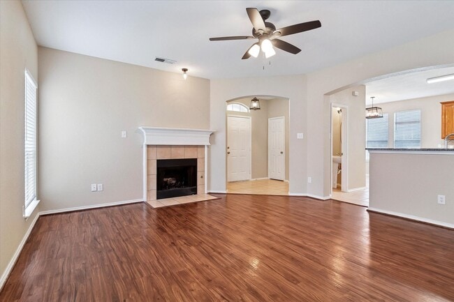 Foto del edificio - Spacious 3 Bedroom, 2 Bath on a Corner Lot