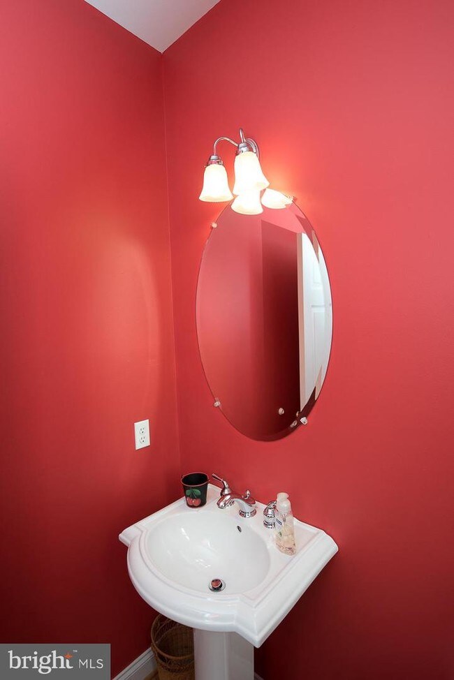 Foto del edificio - 83 Old Barn Dr