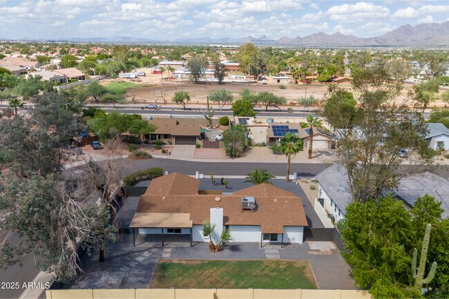 Foto del edificio - 9205 E Laurel Ln