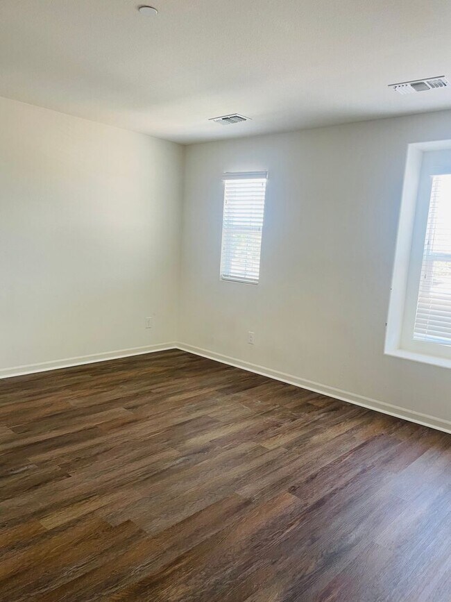 Foto del edificio - 2912 Portage Way