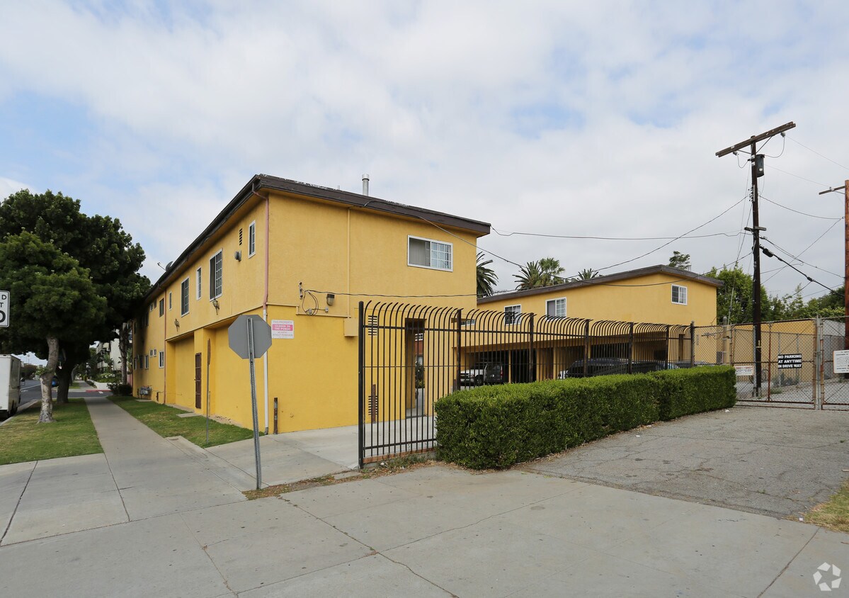 Building Photo - 3770-3780 Barry Ave