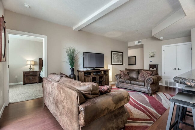 Foto del edificio - 606 W S Temple St