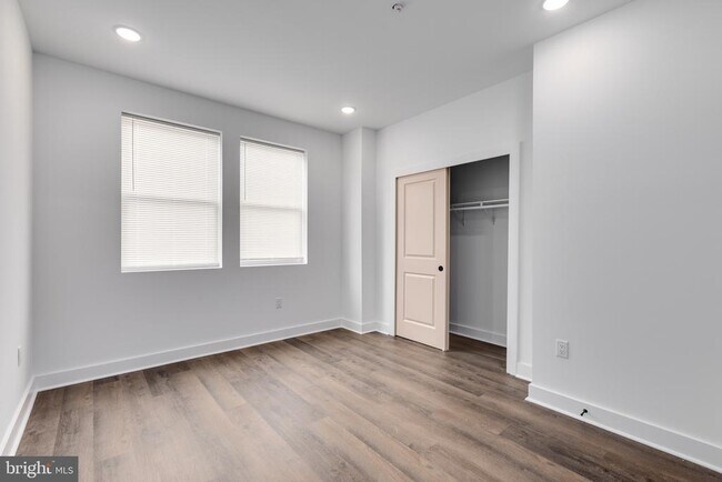 Building Photo - 927 N 42nd St