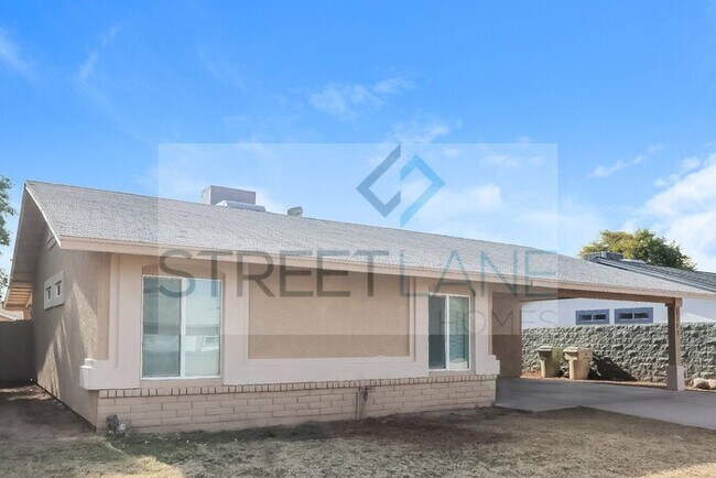 Building Photo - REDUCED!