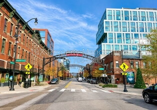 24 W Poplar Ave