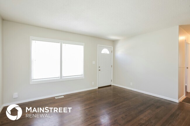 Building Photo - 9310 Lewis Ave