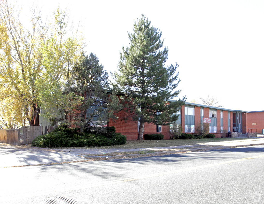 Primary Photo - Greenbriar Apartments