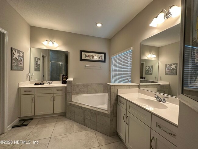 Building Photo - 3920 Hammock Bluff Dr