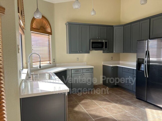 Building Photo - 231 E Stonebridge Dr