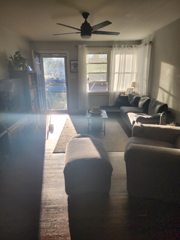 Foto del edificio - 6901 Princess Rd