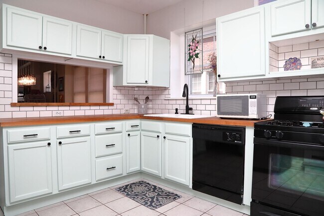 Foto del edificio - Adorable 5 Bed Single Family Home Near Uptown