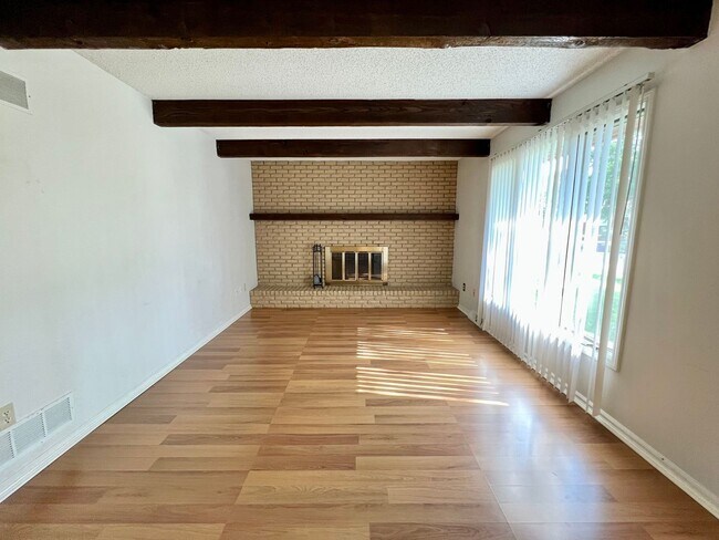 Foto del edificio - 4 Bedroom, 3 Bath walking distance to Amanda Arnold Elementary!