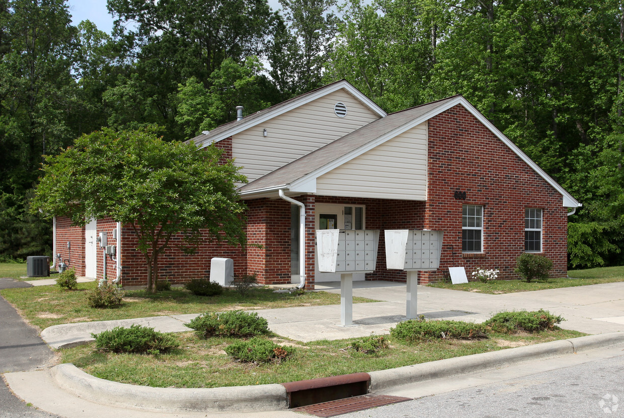 Foto del edificio - Laurel Oaks Apartments