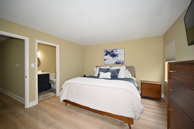 Foto del edificio - 441 W 10th St