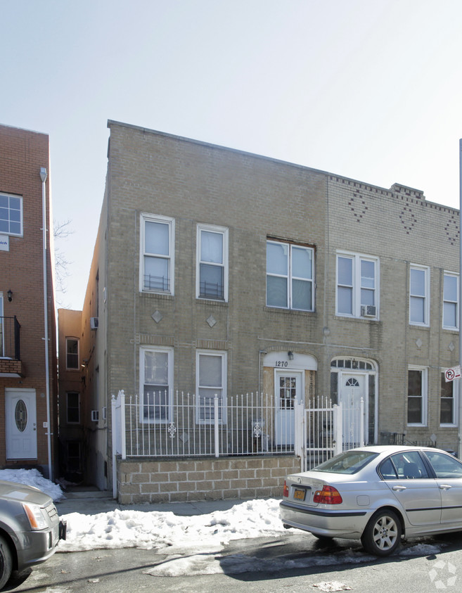 Building Photo - 1270 Fteley Ave