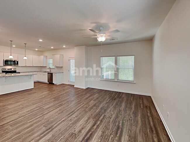 Foto del edificio - 53 Shelby Ct