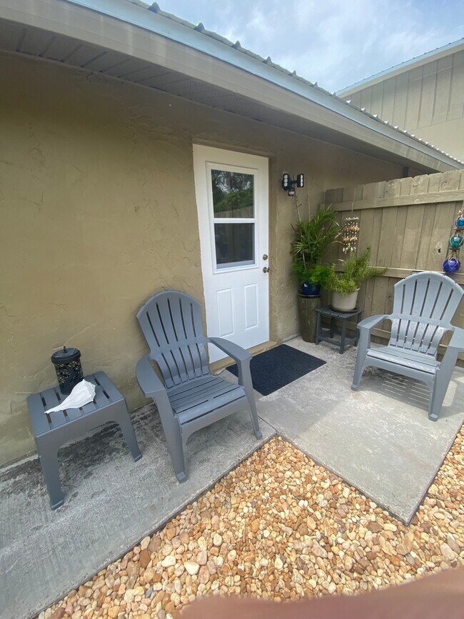 Puerta de entrada - 5344 Caldwell St
