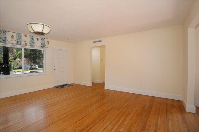 Foto del edificio - 8300 SW 61st Ave