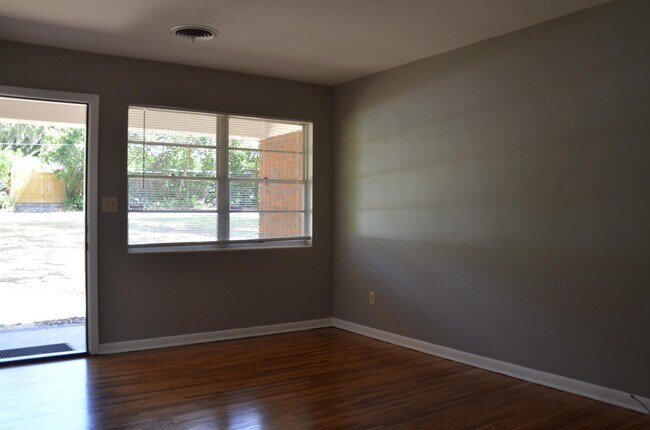 Building Photo - 1804 S Meridian St