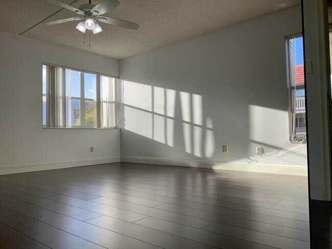 Mast - 3591 Inverrary Dr