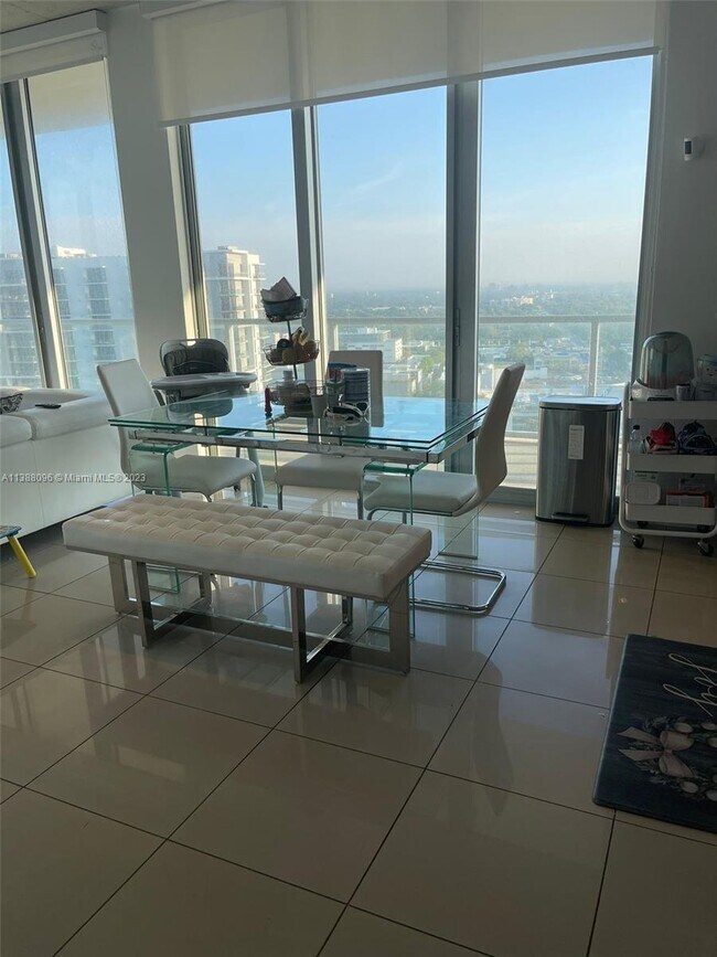 Foto del edificio - 3470 E Coast Ave