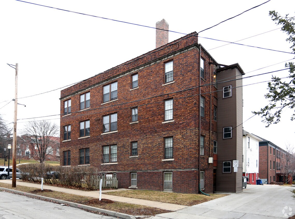 Foto del edificio - 1530 Woodland Ave