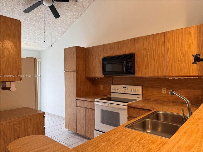Building Photo - 3791 Collinwood Ln
