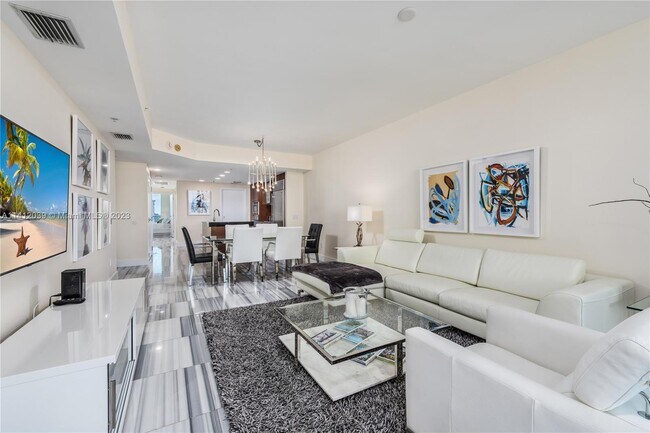 Foto del edificio - 3801 Collins Ave