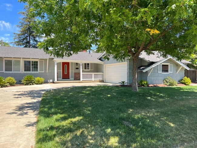 Building Photo - COMING SOON! BEAUTIFUL 3 BED RANCH STYLE H...