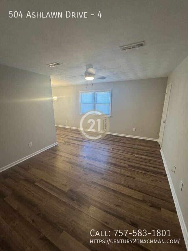 Foto del edificio - 504 Ashlawn Dr