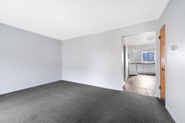 Building Photo - 12510 Vincennes Rd
