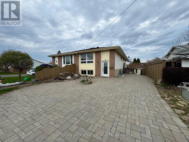 Photo du bâtiment - 1493 Kensington Pkwy