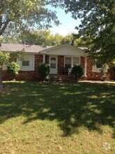 Building Photo - 515 Terry Ln